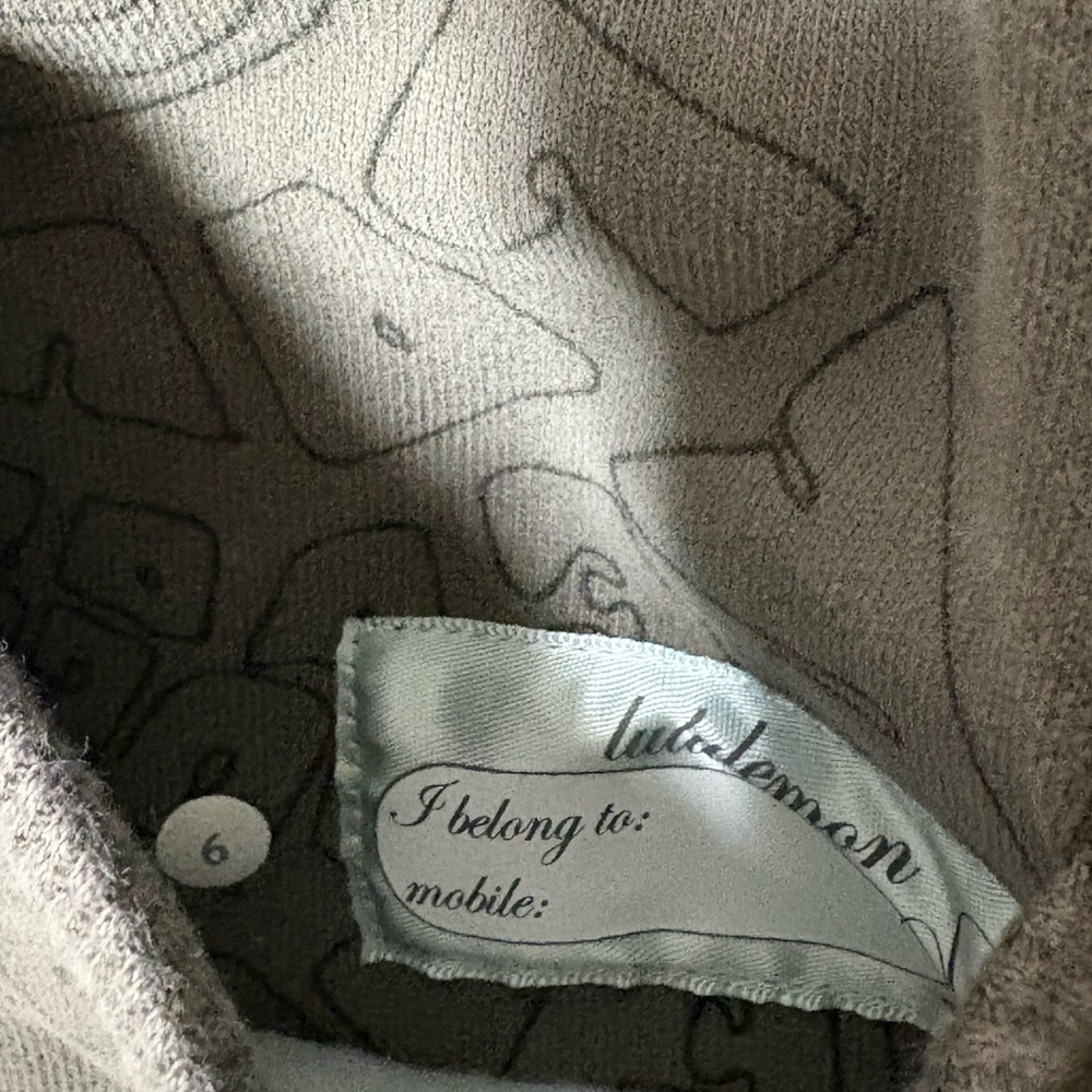 Lululemon Scuba hoodie - Picture 3 of 8